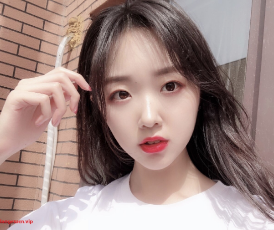 贵阳长腿勾魂，乳吸巨奶，制服睡衣翘臀诱惑